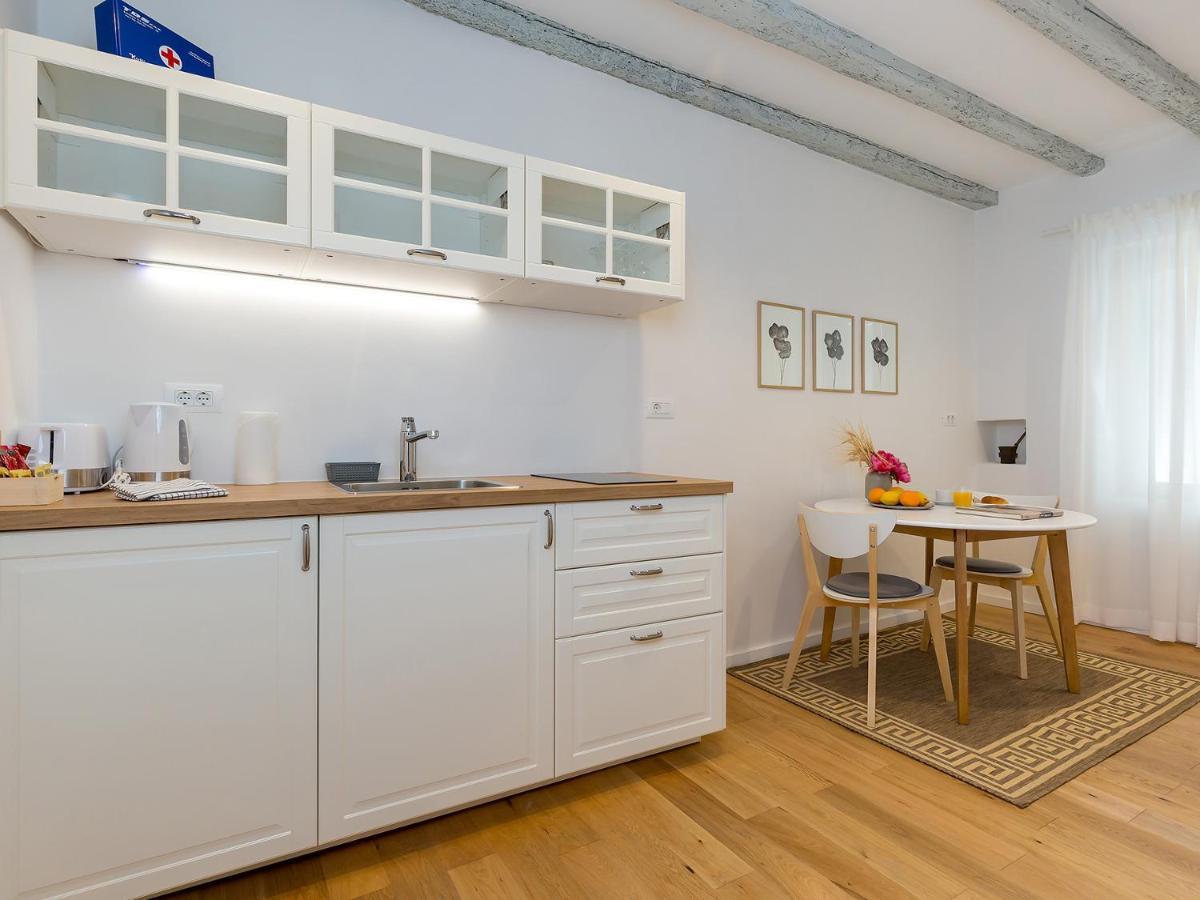 Cozy Montalbano Studios By Irundo Rovinj Buitenkant foto