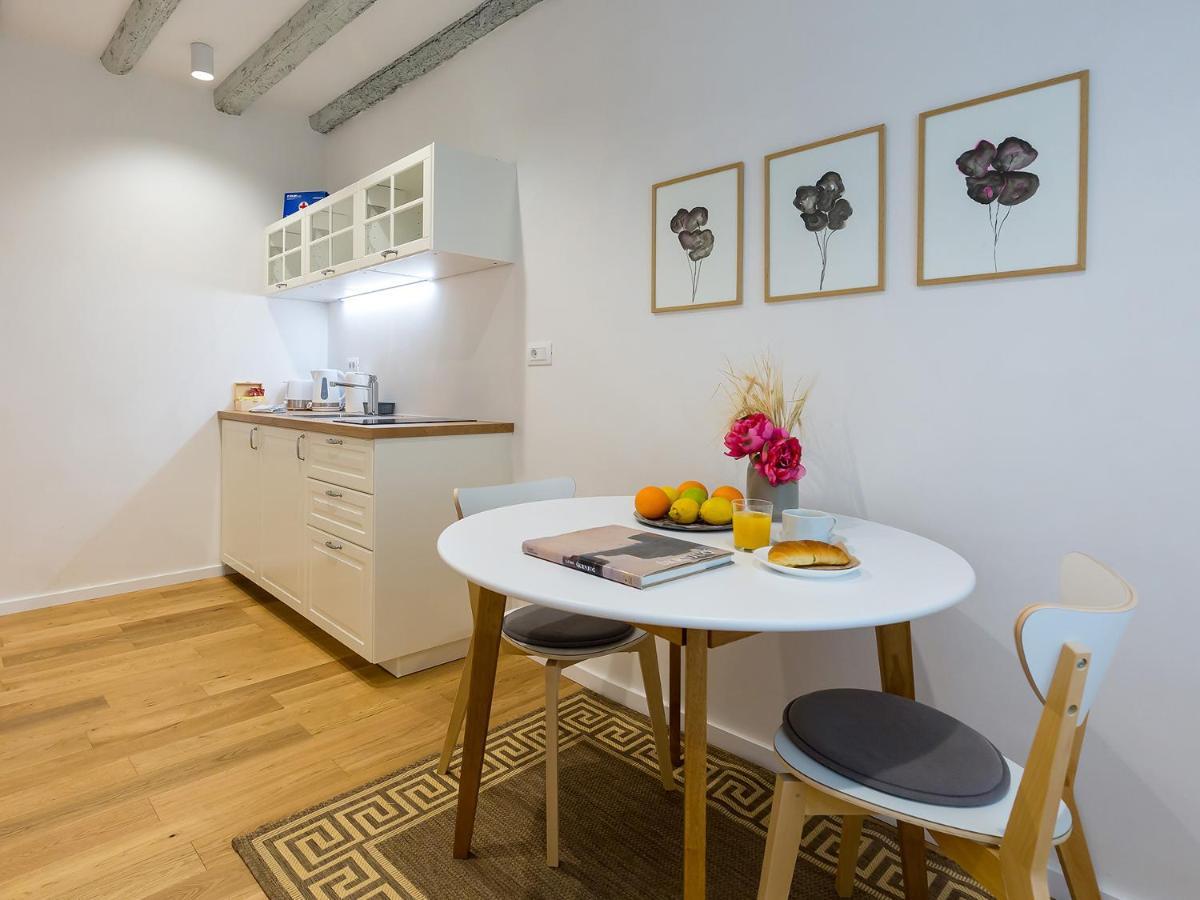 Cozy Montalbano Studios By Irundo Rovinj Buitenkant foto